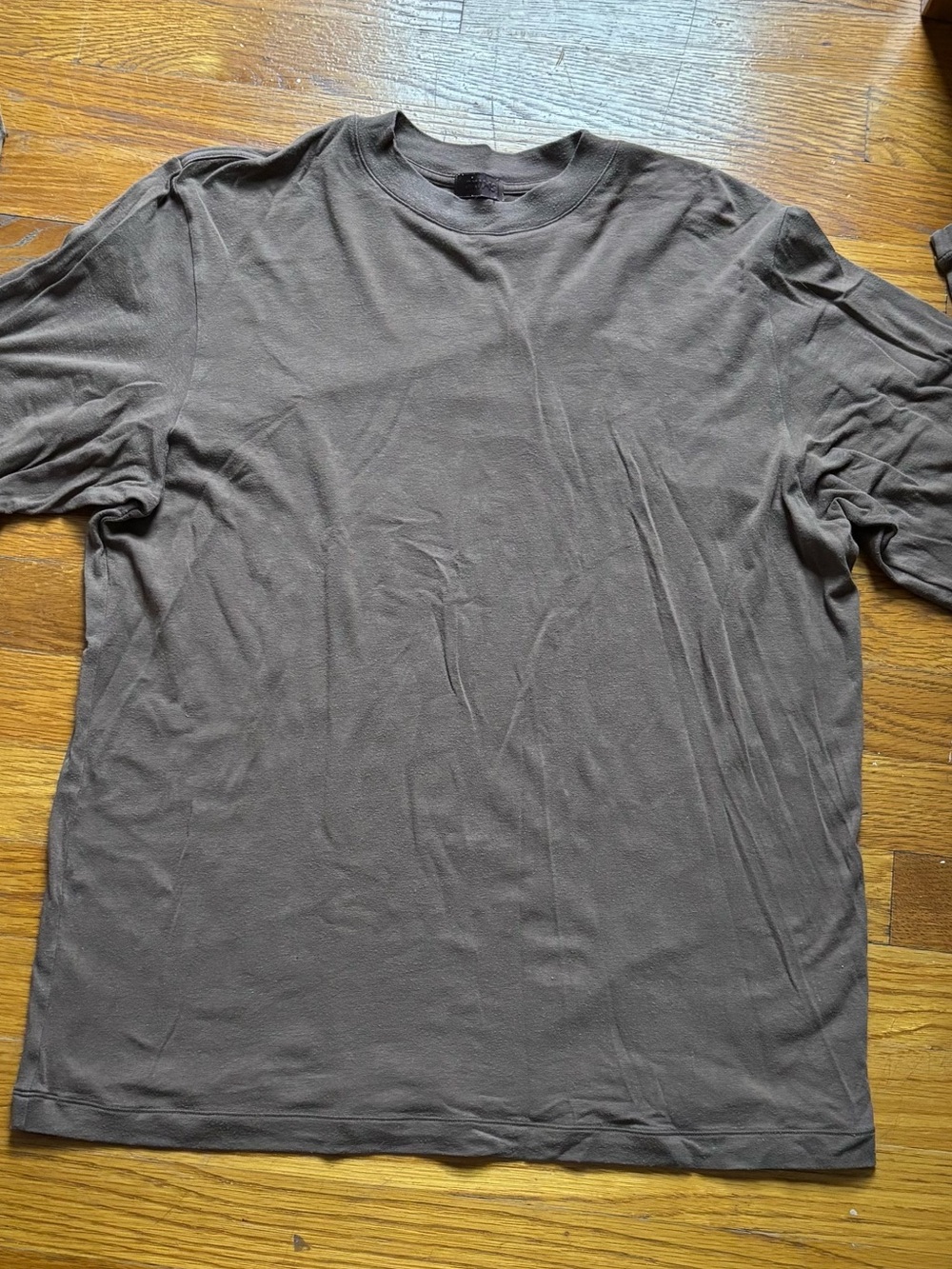 SKIMS Classic Men's Brown Crew Neck T-Shirt